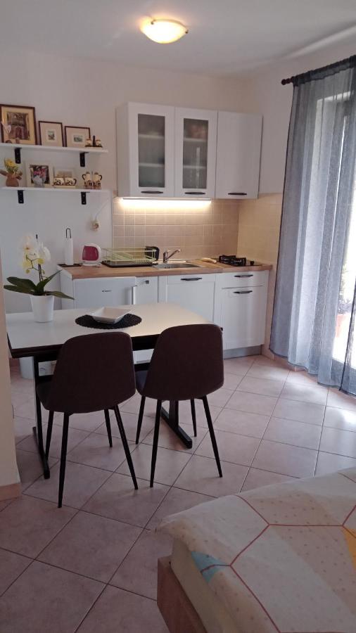 Apartments Radovic Лабин Екстер'єр фото