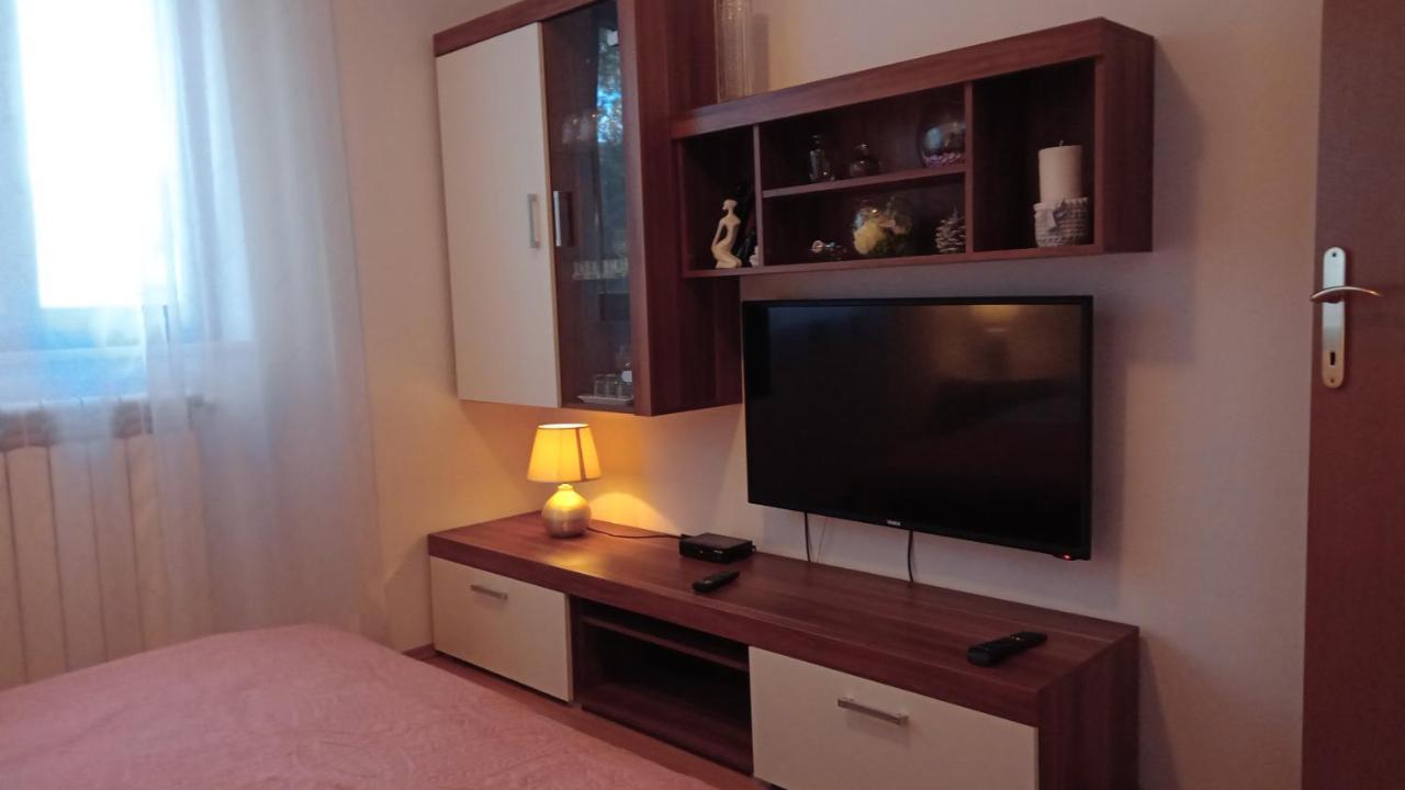 Apartments Radovic Лабин Екстер'єр фото