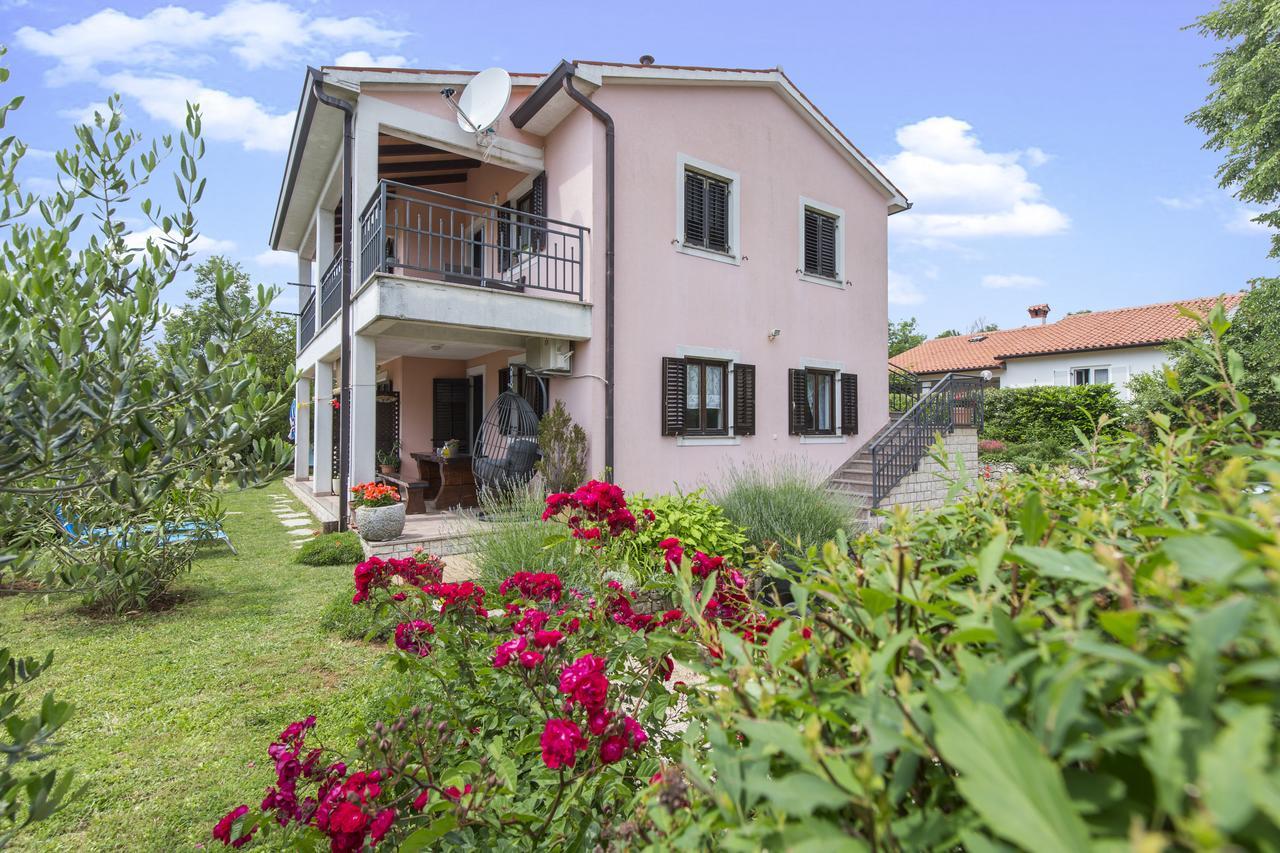 Apartments Radovic Лабин Екстер'єр фото